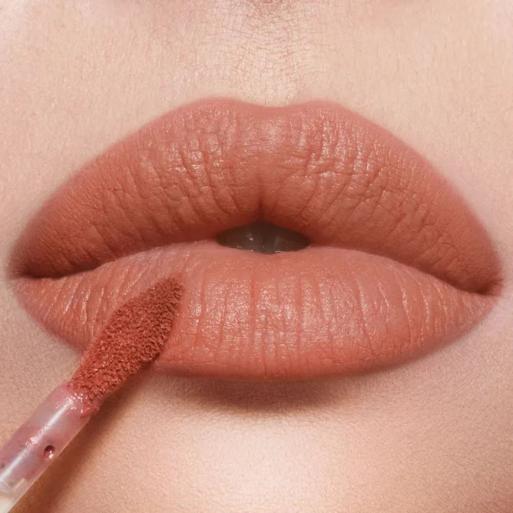 Charlotte Tilbury Airbrush Flawless Matte Lip Blur Liquid Lipstick - Nude Blur