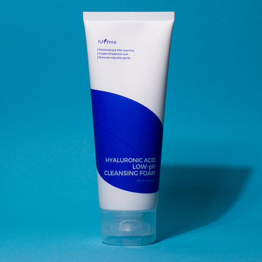 Isntree Hyaluronic Acid Low-pH Cleansing Foam